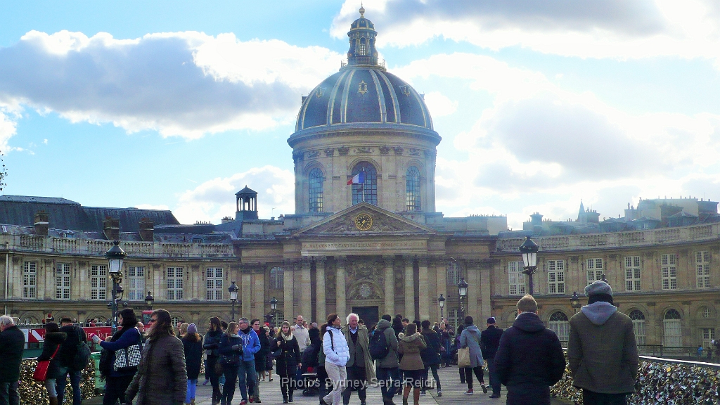l Institut de France depuis le Pont des Arts.JPG - l'Institut de France depuis le Pont des Arts. Le 10 novembre 2013